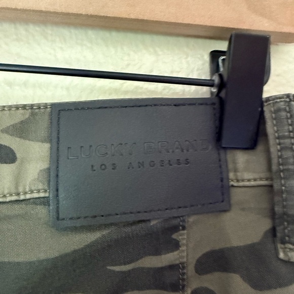 LUCKY BRAND Camo Cargo Pants - Picture 4 of 7